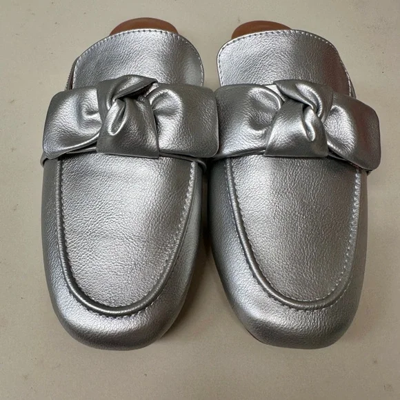 b.o.c. Silver Mules - Picture 1 of 4